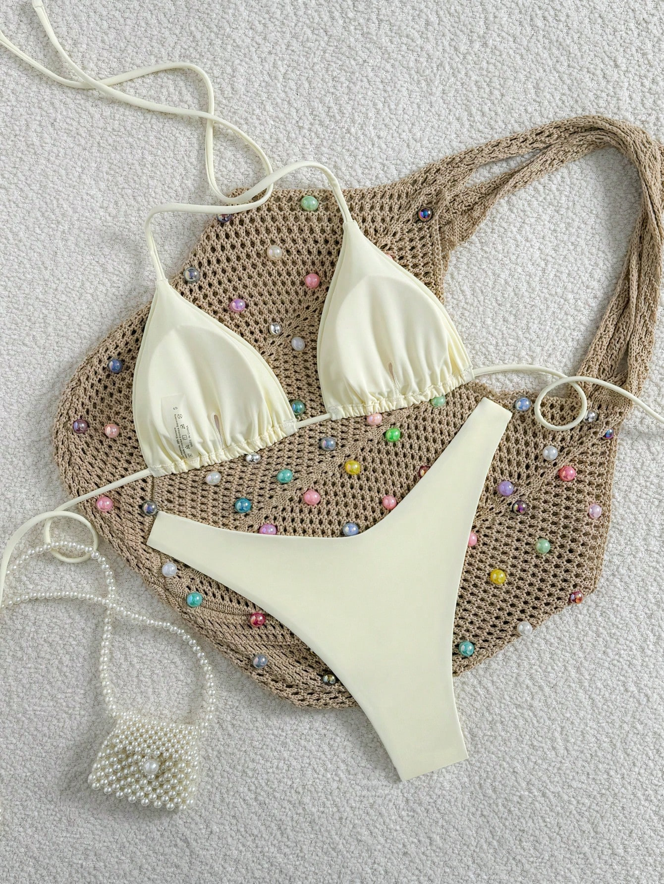 Bikini Malibu – Top Triangular Halter con Cordón Ajustable