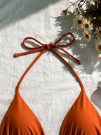 Bikini Malibu – Top Triangular Halter con Cordón Ajustable