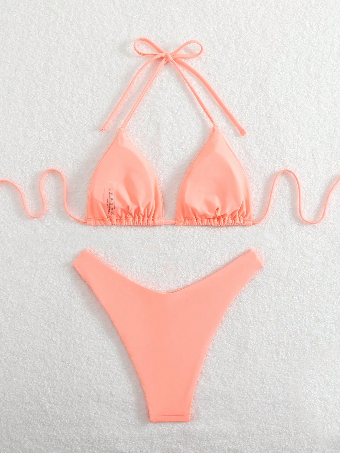Bikini Malibu – Top Triangular Halter con Cordón Ajustable