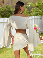 Conjuto Cala – Top Off-Shoulder Manga Capa y Minifalda con Nudo