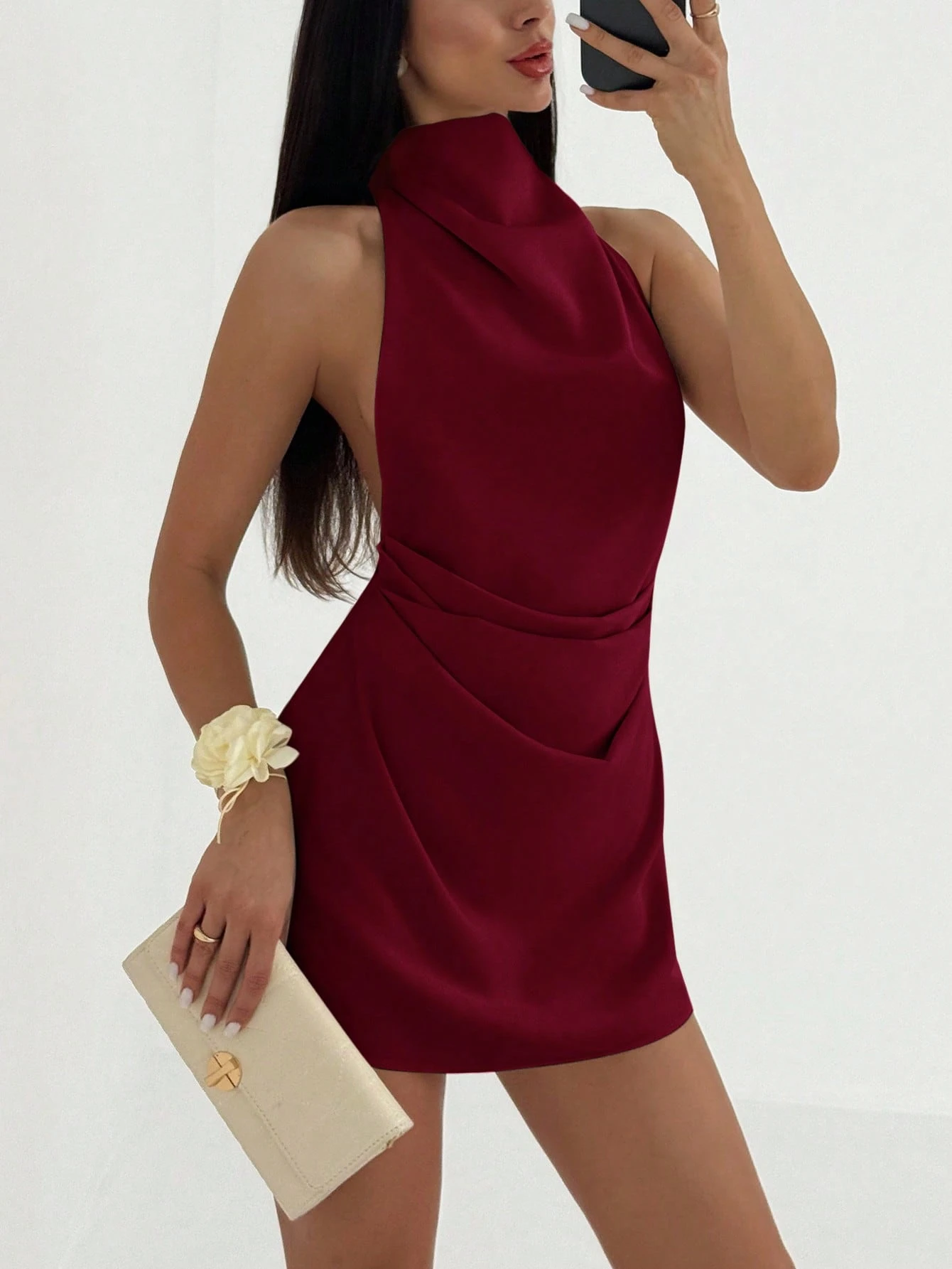 Vestido Cannes Drapeado – Halter Mini con Espalda Descubierta