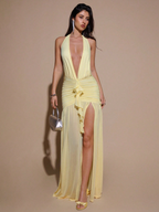 Vestido Scarlett – Halter Fruncido con Escote V y Abertura Alta