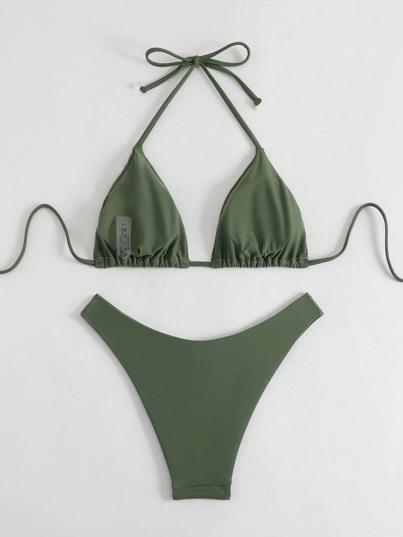 Bikini Malibu – Top Triangular Halter con Cordón Ajustable