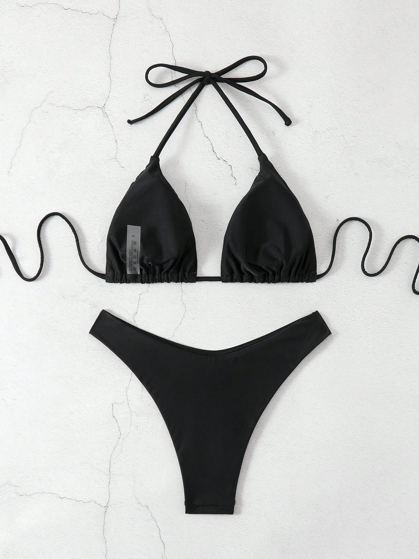 Bikini Malibu – Top Triangular Halter con Cordón Ajustable