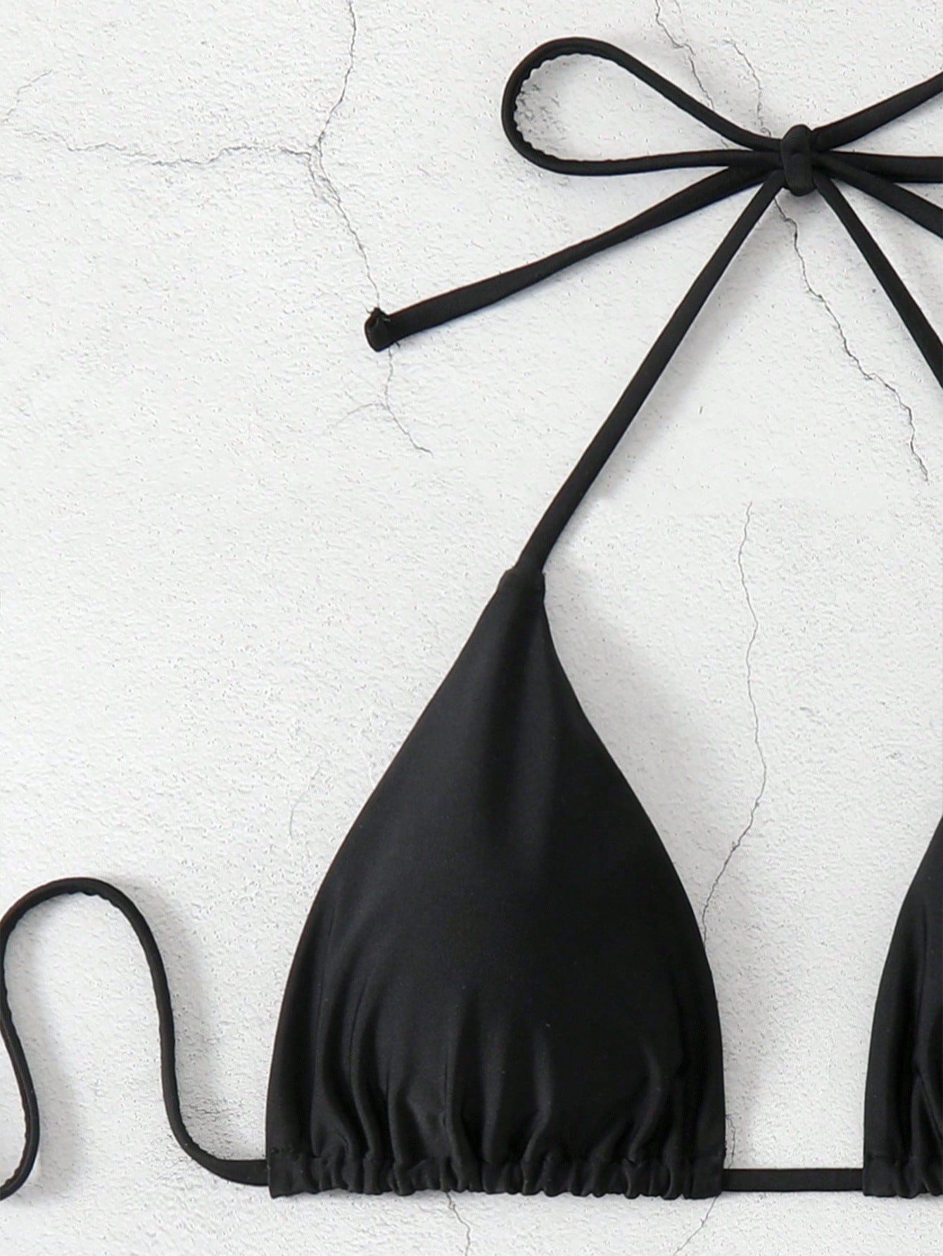 Bikini Malibu – Top Triangular Halter con Cordón Ajustable