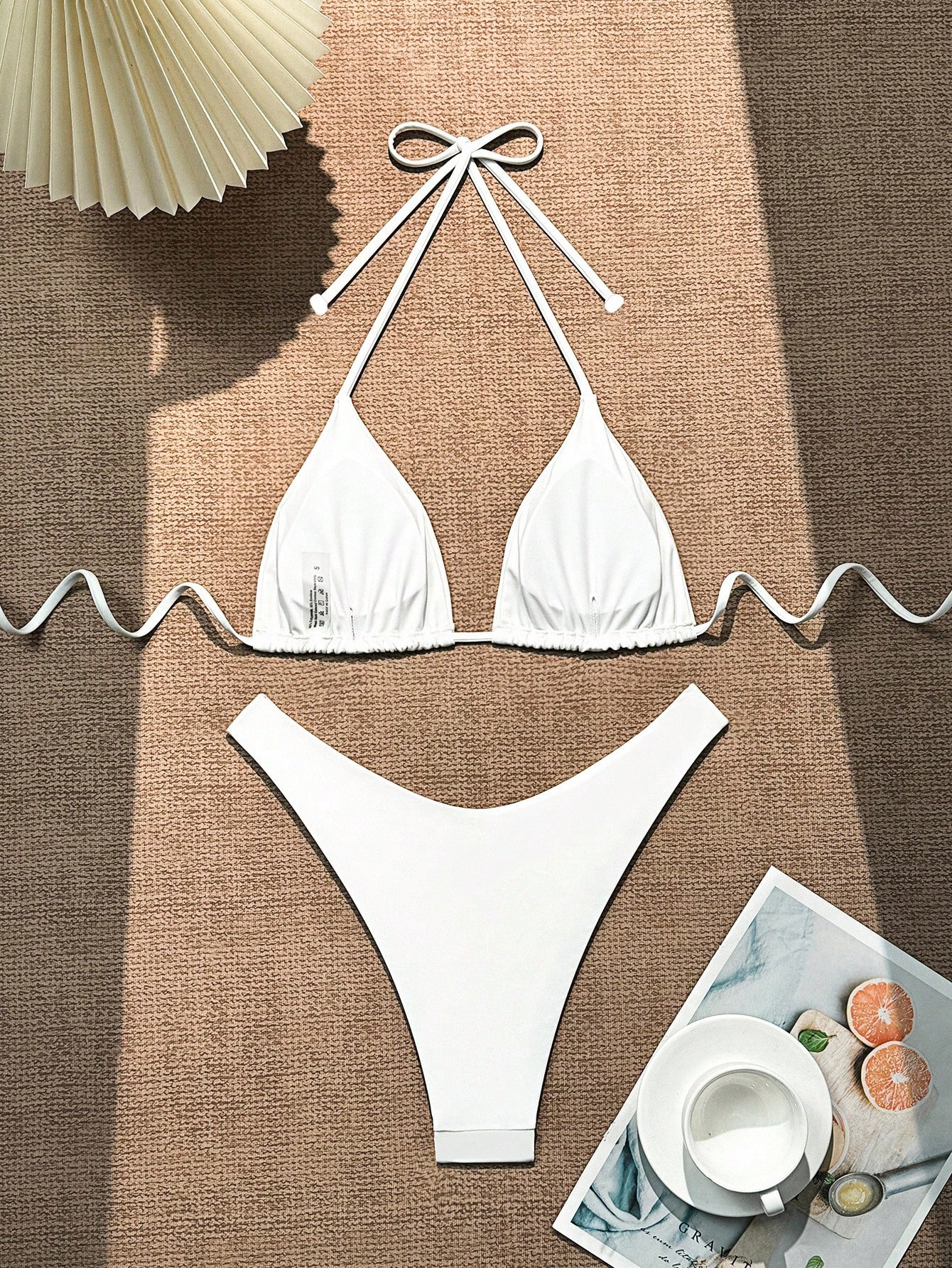 Bikini Malibu – Top Triangular Halter con Cordón Ajustable