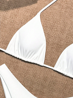 Bikini Malibu – Top Triangular Halter con Cordón Ajustable