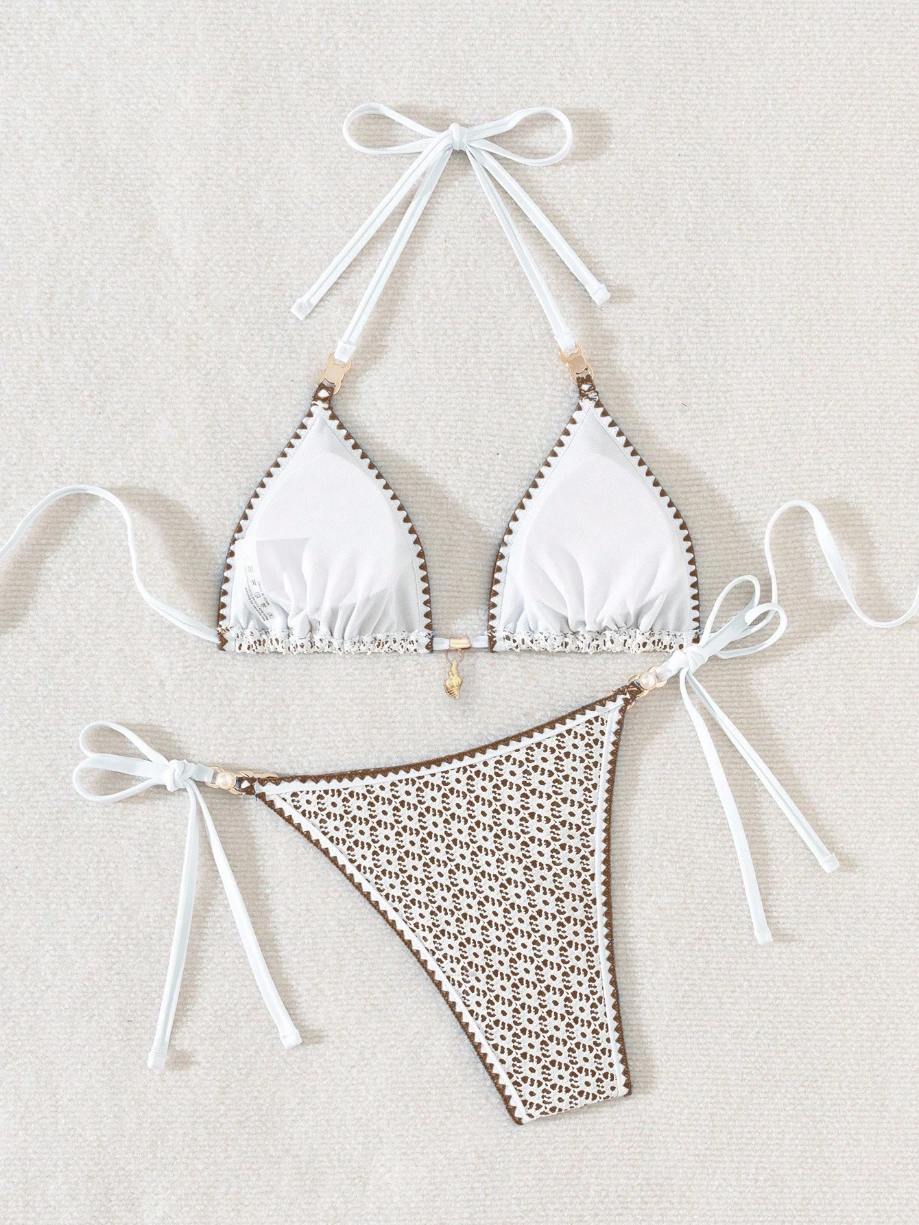 Bikini Capri Encaje – Crochet Triangular con Herrajes