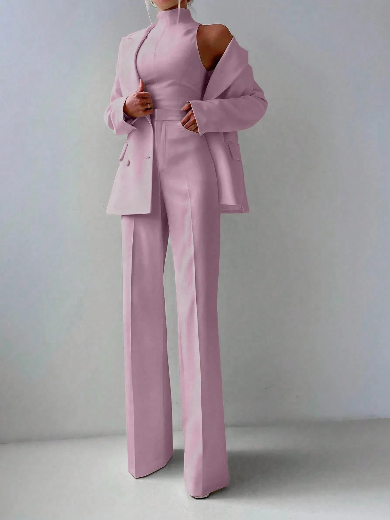 Set Lumière – Blazer, Top Cuello Alto y Pantalón Pierna Ancha