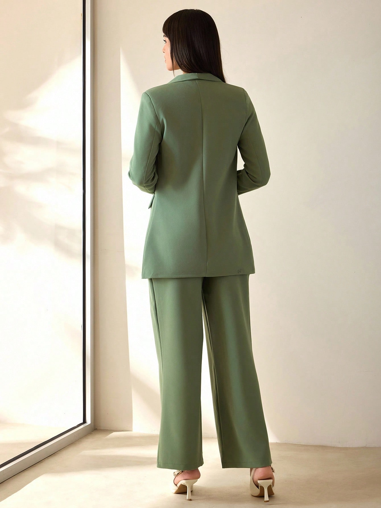 Conjunto Victoria – Blazer Doble Botonadura con Pantalón Pierna Ancha