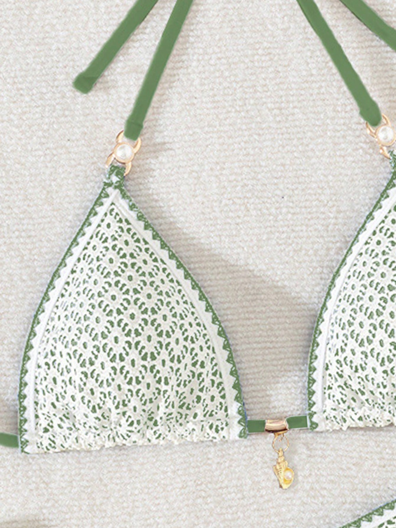 Bikini Capri Encaje – Crochet Triangular con Herrajes