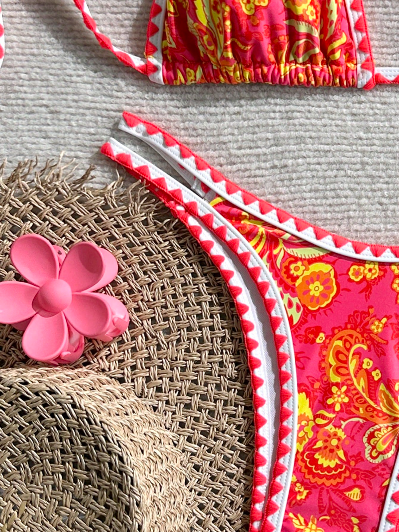 Bikini Paisley – Top Triangular Halter con Estampado Floral