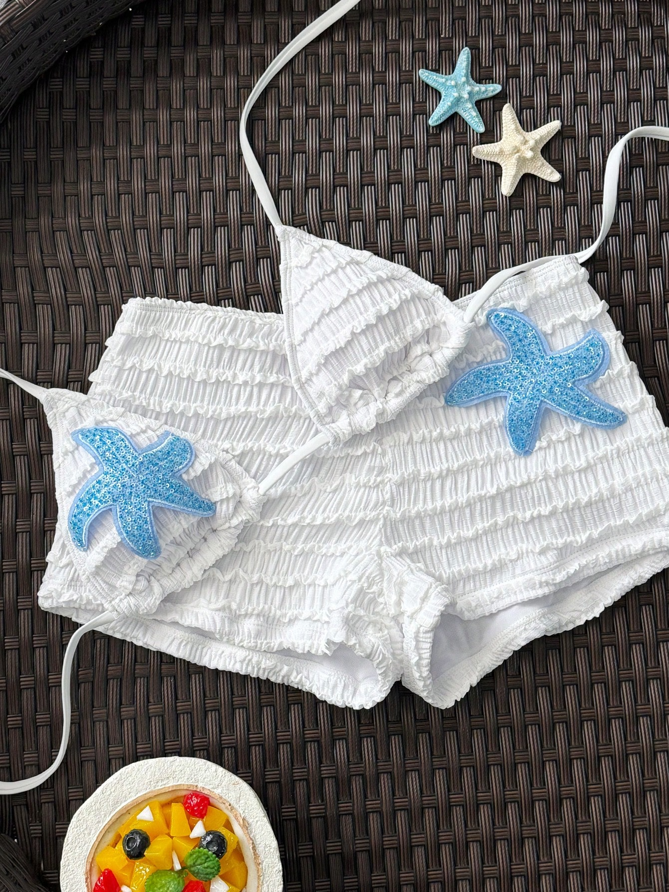 Bikini Estrella – Top Triangular con Short y Parche Dorado