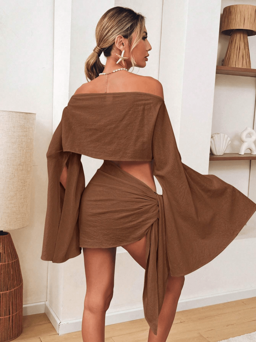 Conjuto Cala – Top Off - Shoulder Manga Capa y Minifalda con Nudo - MARYLUS