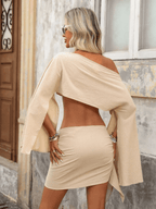 Conjuto Cala – Top Off - Shoulder Manga Capa y Minifalda con Nudo - MARYLUS