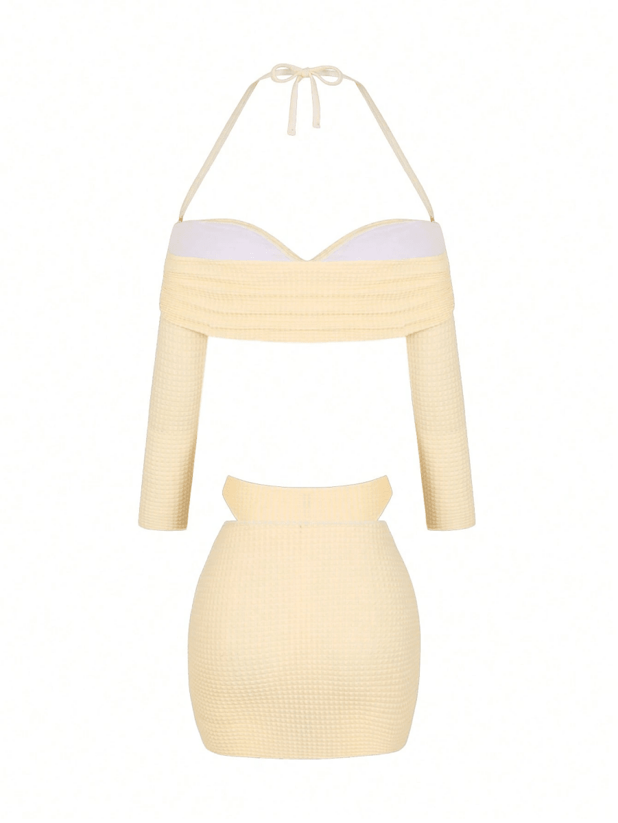 Set Coral – Bikini Off - Shoulder con Panty, Minifalda y Broche Estrella - MARYLUS