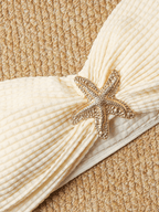 Set Coral – Bikini Off - Shoulder con Panty, Minifalda y Broche Estrella - MARYLUS