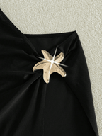 Set Estrella – Bikini Triangular con Falda Larga y Broche Dorado - MARYLUS