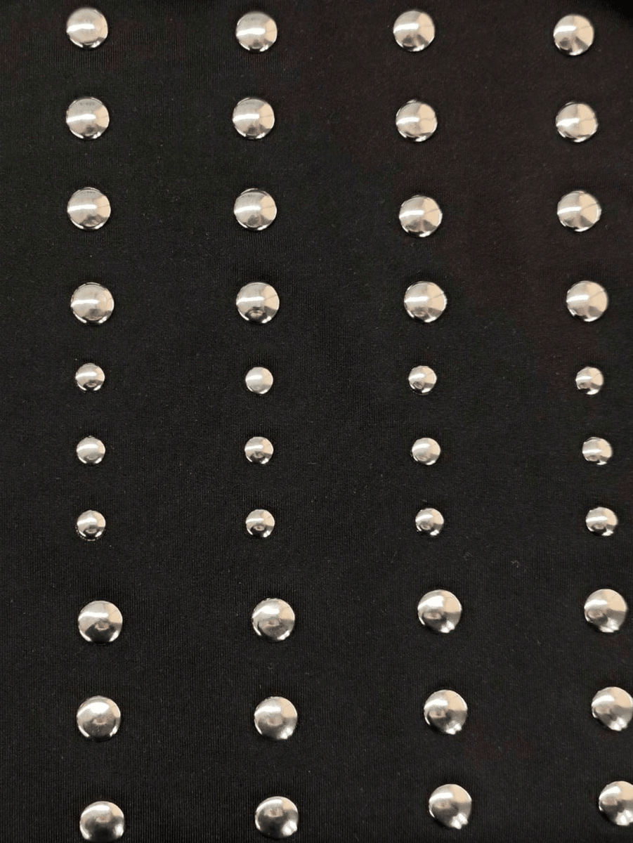 Vestido Berlín Tachuelas – Halter Mini Espalda Descubierta - MARYLUS