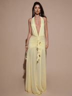 Vestido Scarlett – Halter Fruncido con Escote V y Abertura Alta - MARYLUS