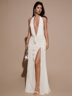 Vestido Scarlett – Halter Fruncido con Escote V y Abertura Alta - MARYLUS