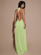 Vestido Scarlett – Halter Fruncido con Escote V y Abertura Alta - MARYLUS