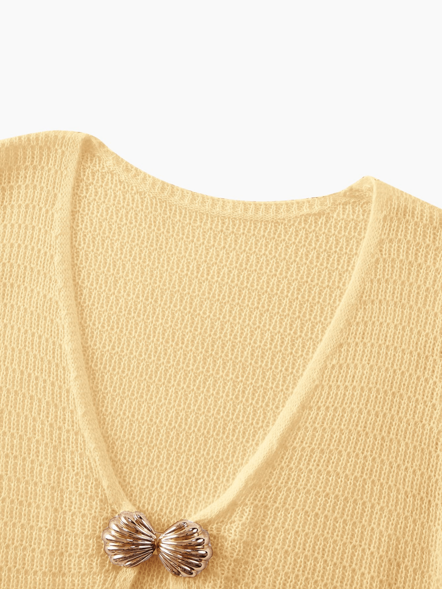 Vestido Soleil – Mini Tejido con Escote V Profundo y Detalle Dorado - MARYLUS