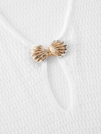 Vestido Soleil – Mini Tejido con Escote V Profundo y Detalle Dorado - MARYLUS