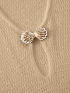 Vestido Soleil – Mini Tejido con Escote V Profundo y Detalle Dorado - MARYLUS