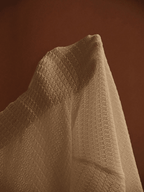 Vestido Soleil – Mini Tejido con Escote V Profundo y Detalle Dorado - MARYLUS